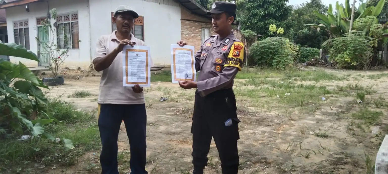 Cegah Karhutla, Unit Binmas Polsek Pangkalan Kuras Sebarkan Maklumat Kapolda Riau